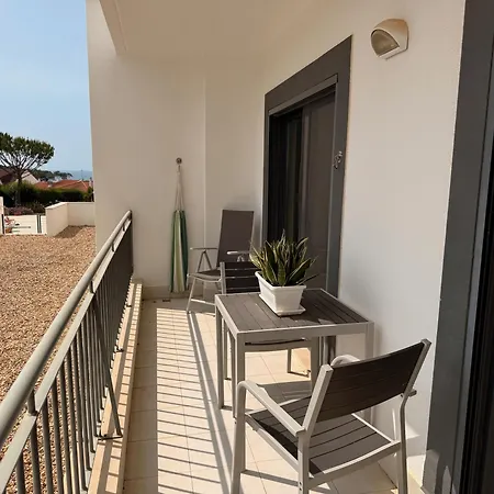 Wonderful One Bedroom Near The In