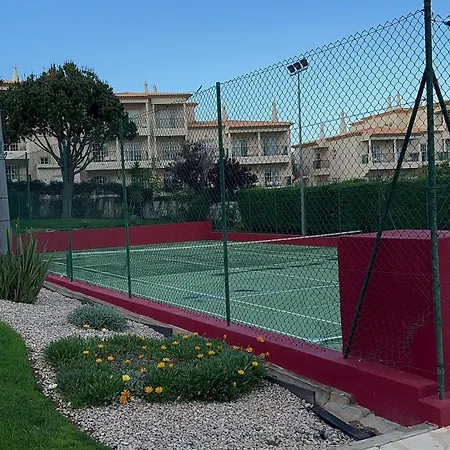Wonderful One Bedroom Near The In Olhos de Água