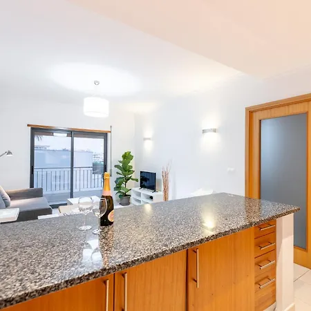 Wonderful One Bedroom Near The In