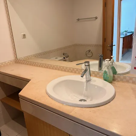Wonderful One Bedroom Near The In Appartement