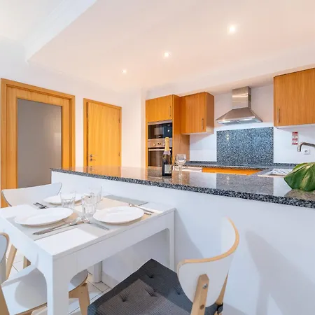 Wonderful One Bedroom Near The In