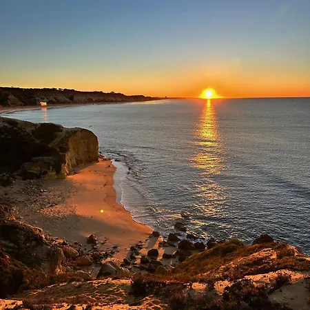 Wonderful One Bedroom Near The In Appartement Olhos de Agua (Albufeira)