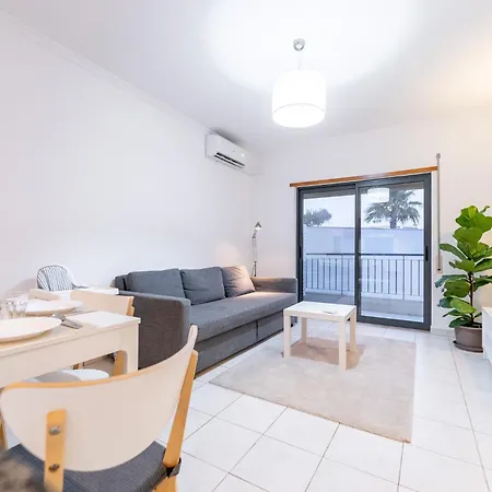Wonderful One Bedroom Near The In Appartement Olhos de Agua (Albufeira)